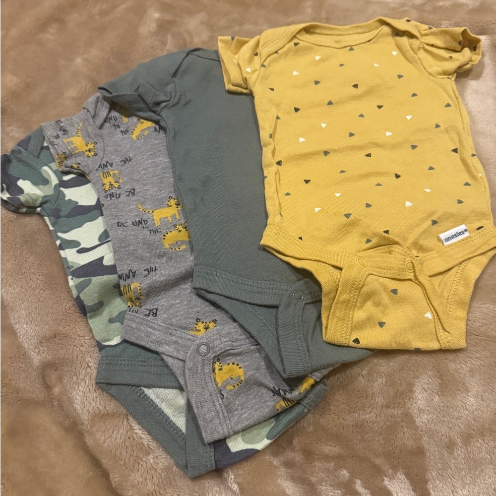 Gerber baby newborn onesies